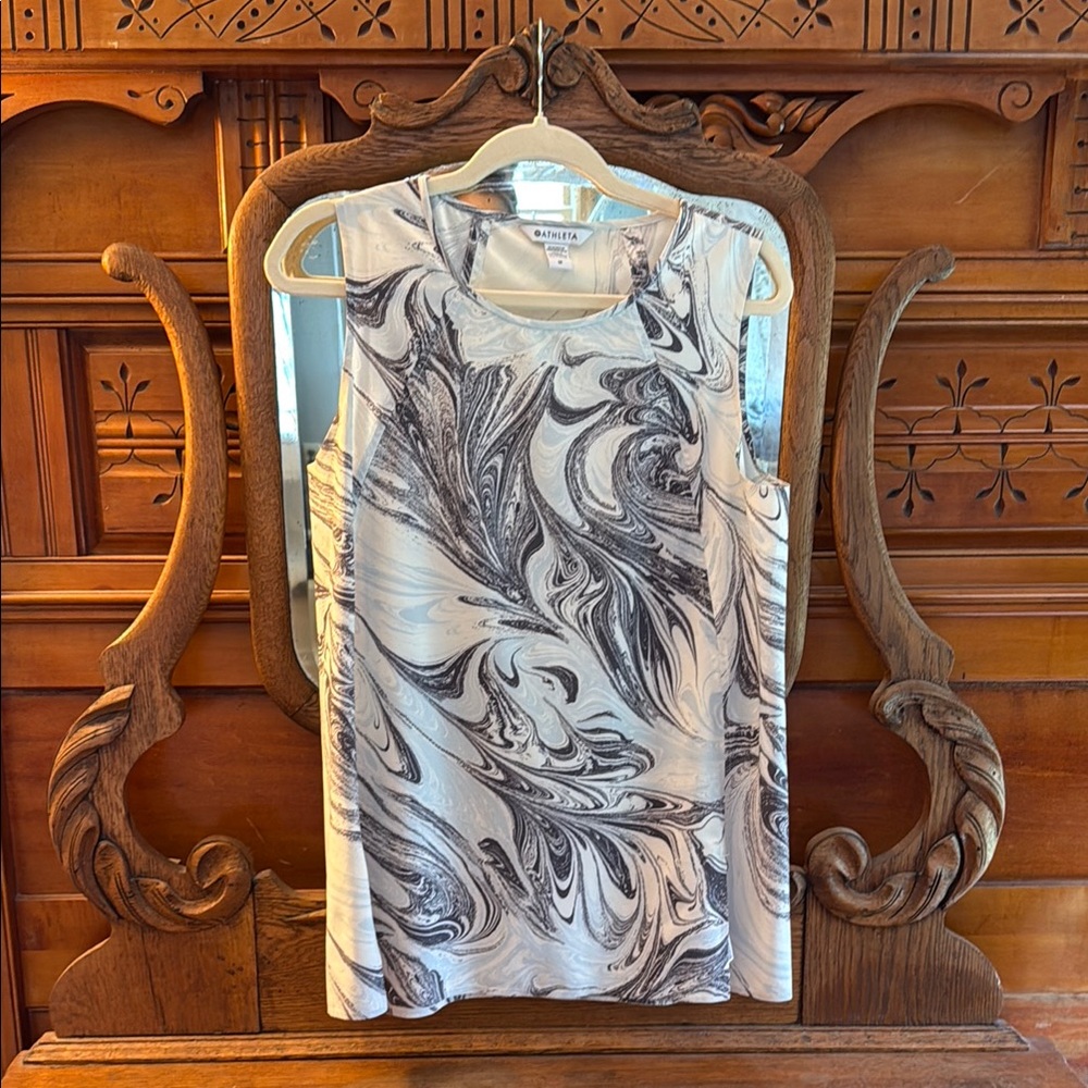 Athleta Black and Blue White Sleeveless Muscle Tee